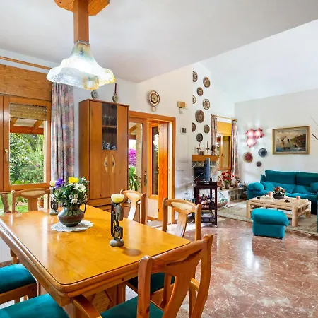 Swanky In Orihuela With Garden Holiday home *