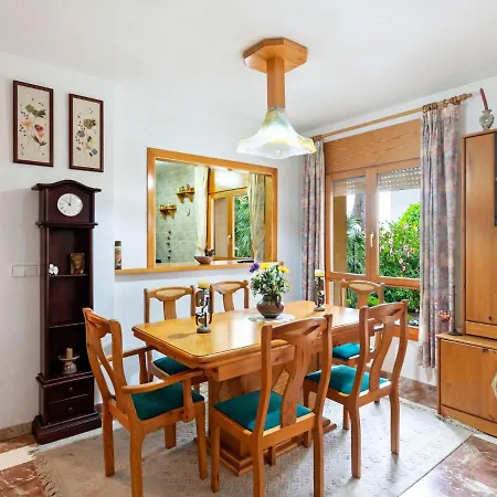 Σπίτι διακοπών Swanky In Orihuela With Garden *